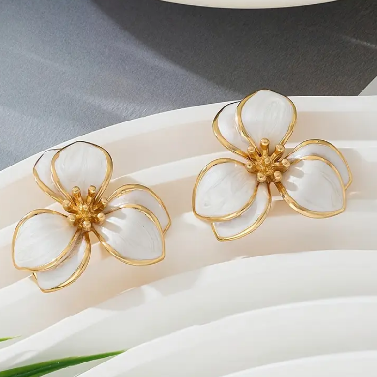 BeMore Nature Series : White lotus pearl earrings