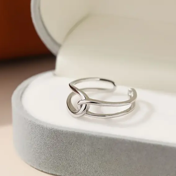 BeMore Elegance Series : 925 Silver Entanglement Ring