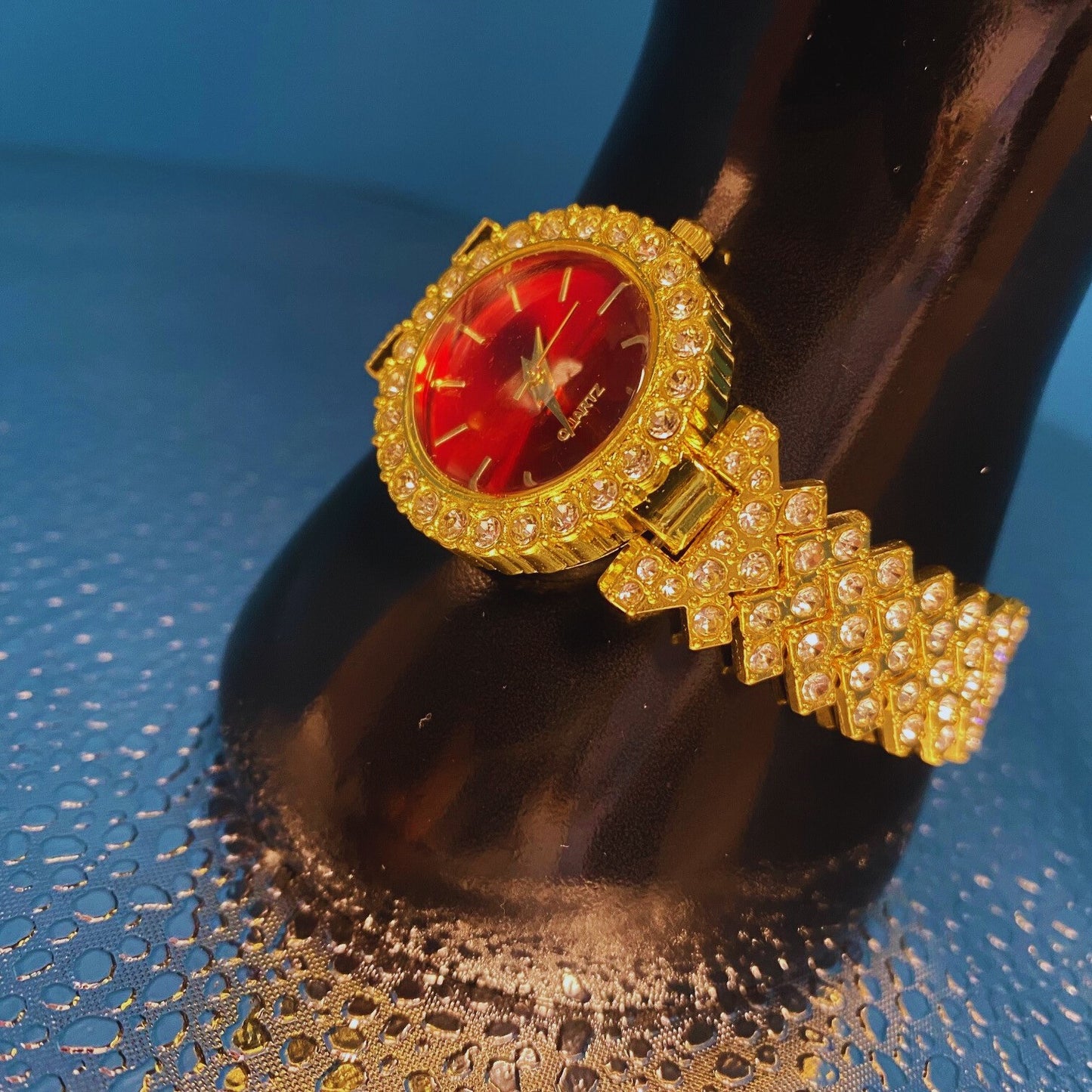 BeMore Elegance Series : Red Robin Watch