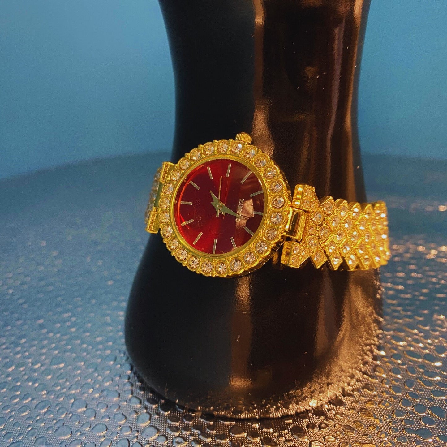 BeMore Elegance Series : Red Robin Watch